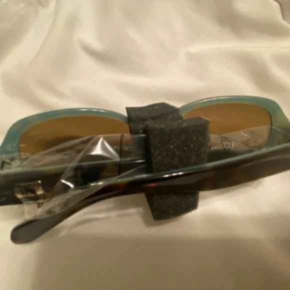 Kate Spade New York women’s polarized sunglasses. Tortoise shell/mint green - Picture 4 of 9